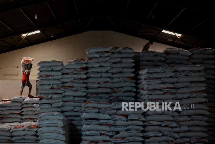 Persatuan Pengusaha Penggilingan Padi dan Beras (Perpadi) menyampaikan harga beras di Pasar Induk Cipinang, Jakarta, telah mengalami penurunan. (ilustrasi)