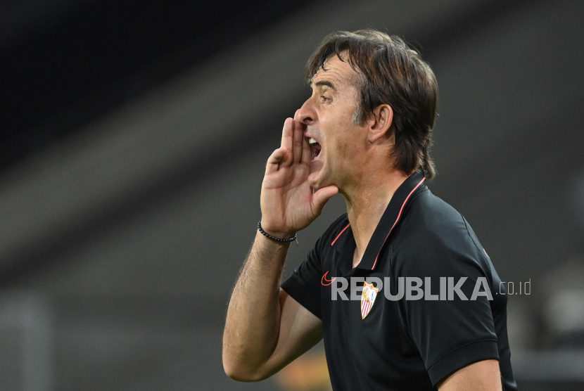  Pelatih Sevilla Julen Lopetegui