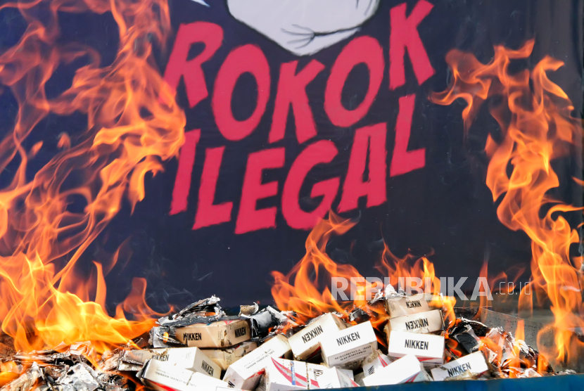 Bea Cukai Batam menggagalkan penyelundupan 184 ribu batang rokok tanpa pita cukai atau ilegal menggunakan kapal cepat di wilayah perairan Pulau Buaya, Kepulauan Riau. 