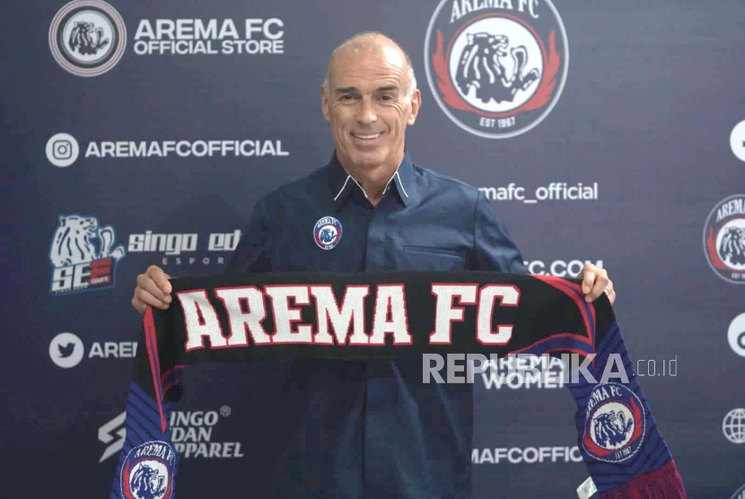 Pelatih Arema FC Fernando Valente.