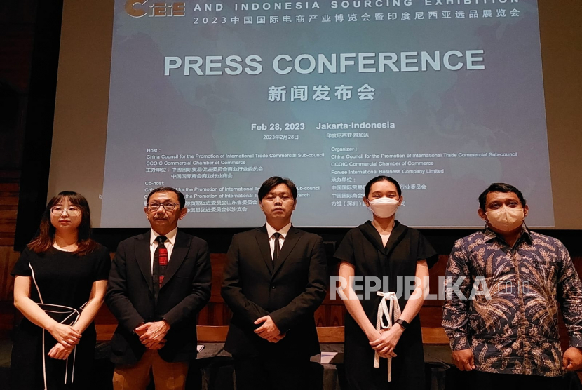 China Council for The Promotion of International Trade Commercial Sub-Holding (CCPITCSC) menggelar konferensi pers China International E-Commerce Industry Expo (CIEIE) di Jakarta, Selasa (28/2/2023).