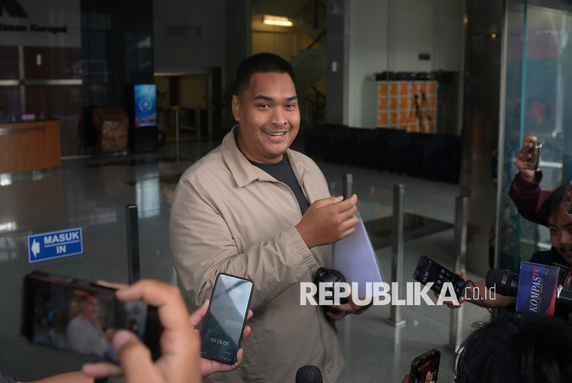 Dito Ariotedjo Tebar Senyuman Usai Diperiksa KPK dalam Kasus Korupsi Kuota Haji