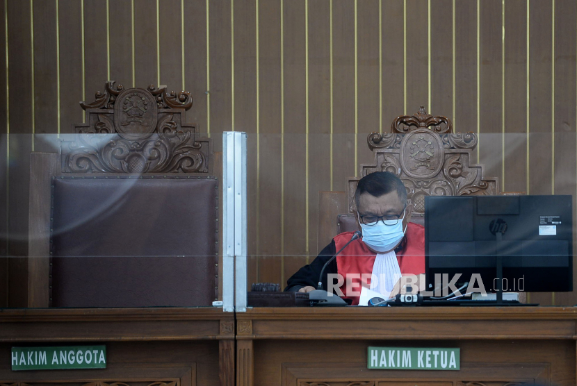 Hakim Tunggal Ahmad Sayuti memimpin jalannya sidang praperadilan Habib Rizieq Shihab di Pengadilan Negeri Jakarta Selatan