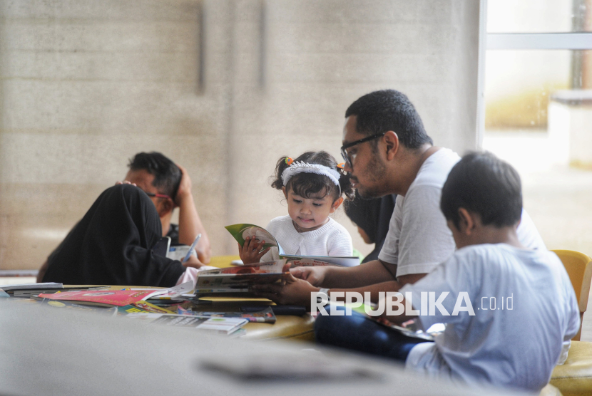 Lima Kebiasaan Simpel Agar Orang Tua Lebih Hadir Sepenuh Hati untuk Anak