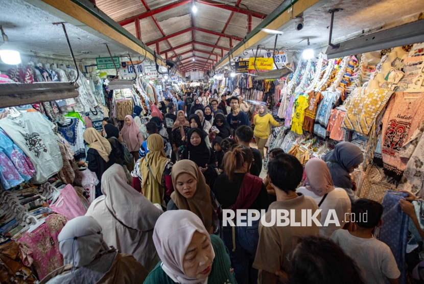 Pasar Beringharjo Dipadati Pengunjung, Omzet Pedagang Melonjak Drastis