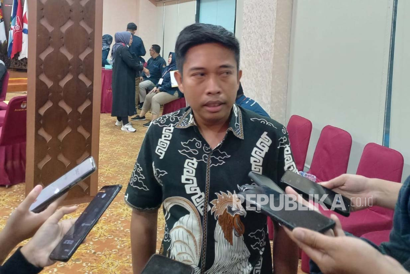 Ketua Divisi Teknis Penyelenggaraan Pemilu KPU Provinsi DKI Jakarta, Dody Wijaya saat diwawancara di Kantor KPU DKI Jakarta, Selasa (16/4/2024). 