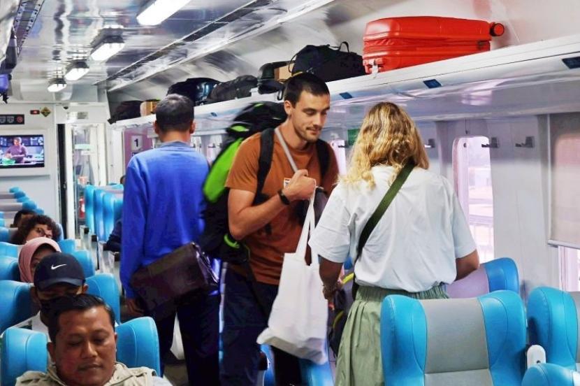 Peningkatan 7% Wisatawan Mancanegara Pengguna Kereta Api di Blora