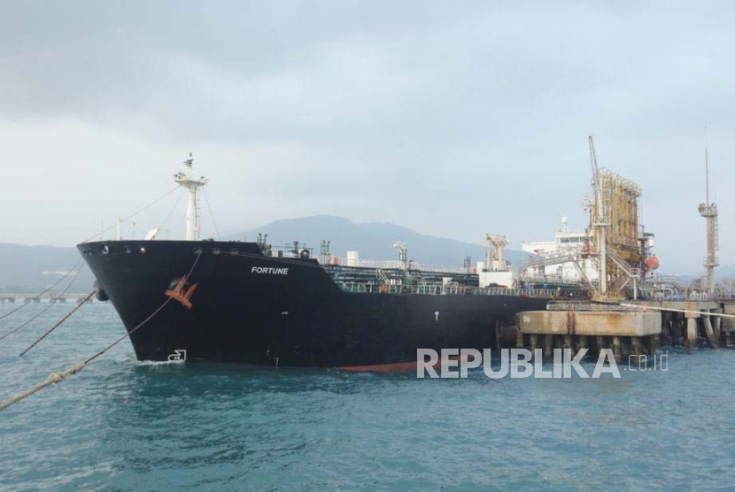 Kapal yang membawa sekitar 100 ribu barel bensin diduga untuk Venezuela tiba di AS pada Senin (28/9). Ilustrasi.