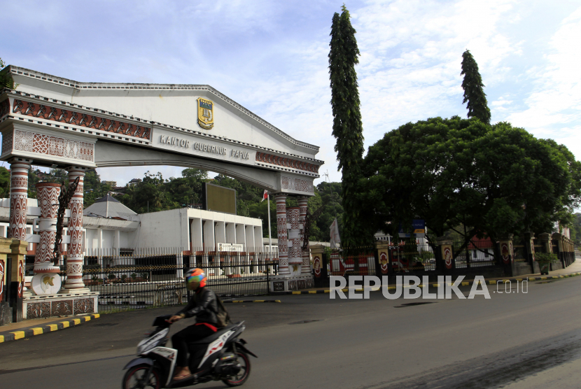 Gerbang kantor Pemerintah Provinsi (Pemprov) Papua di Kota Jayapura, Rabu (1/4/2020). 