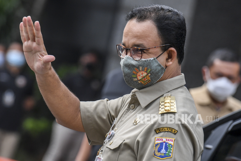 Gubernur DKI Jakarta Anies Baswedan. Anies ditantang kubu Gerindra dan PDIP untuk mengundurkan diri karena dinilai menyerah menangani Covid-19.