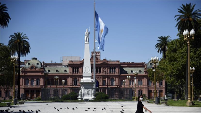 Argentina menggelar pemilihan pendahuluan pada Ahad (12/9), menjelang pemilihan paruh waktu pada November.