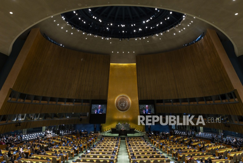 Perdana Menteri Israel Benjamin Netanyahu berpidato pada sesi ke-78 Majelis Umum PBB di Markas Besar PBB di New York, New York, AS, 22 September 2023.