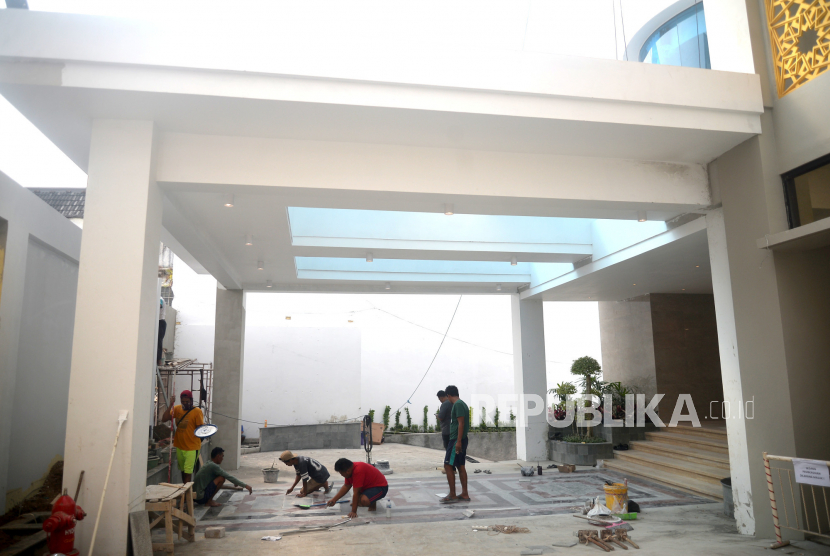 Pembangunan hotel (ilustrasi). PT Sirius Surya Sentosa (Vasanta Group) menyatakan bakal membangun hotel pertama di Kawasan Ibu Kota Nusantara (IKN).