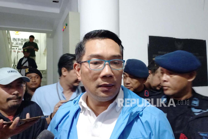 Eks Gubernur Jabar Ridwan Kamil. Ketum Golkar Airlangga beri rekomendasi Ridwan Kamil dan Ahmed Zaki maju Pilgub DKI.