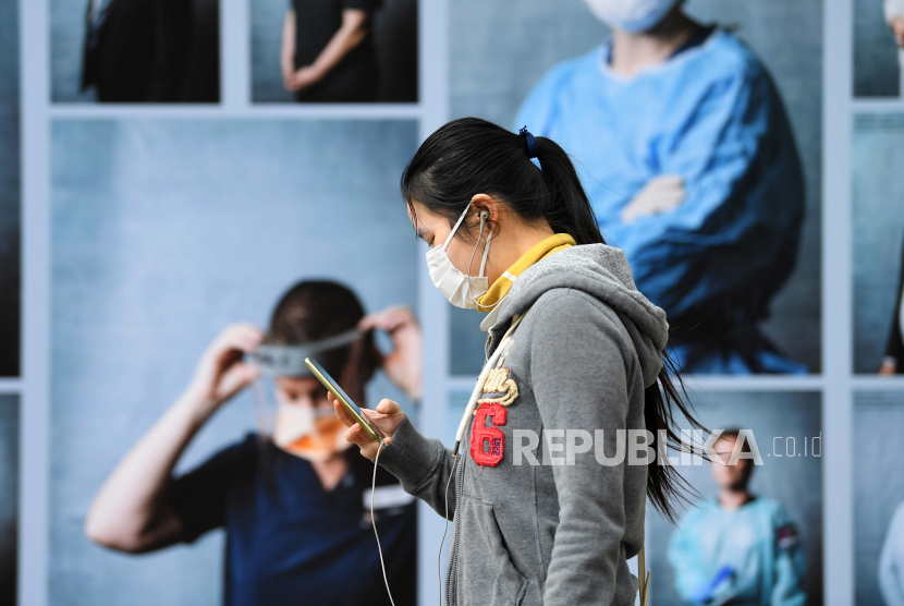  Negara bagian New South Wales kembali wajibkan masker di transportasi umum. Ilustrasi.