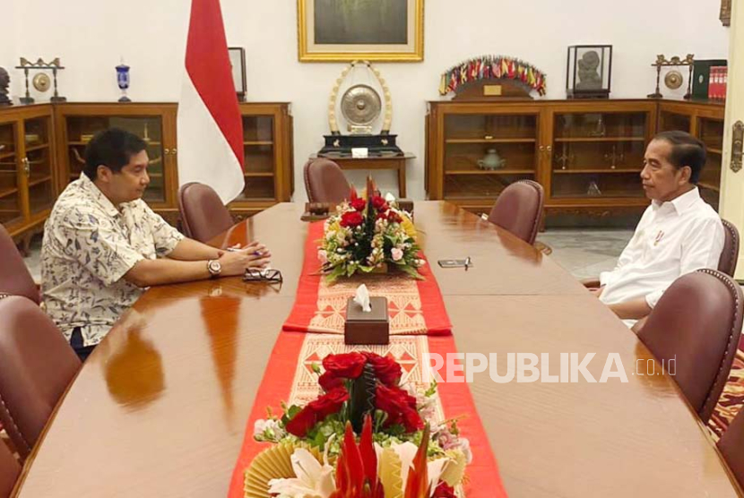 Maruarar Sirait meets with President Joko Widodo (Jokowi).