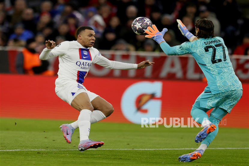 Goalkeeper Yann Sommer(R) Bayern Munich in action against Kylian Mbappe of Paris Saint-Germain  during the UEFA Champions League Round of 16, 2nd leg match between Bayern Munich and Paris Saint-Germain in Munich, Germany, 08 March 2023.  