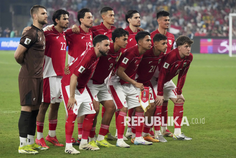 Pemain timnas Indonesia berfoto sebelum laga melawan Australia pada pertandingan kualifikasi Piala Dunia di Stadion Sepak Bola Sydney, Australia, Kamis, (20/3/2025). Indonesia takluk dari The Socceroos dengan skor 1-5.