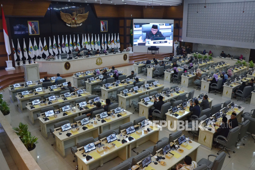 Suasana rapat di Gedung DPRD Jabar, Jalan Diponegoro, Kota Bandung. Hasil Pileg DPRD Kota Bandung, PKS meraih 11 kursi disusul Gerindra, PDIP dan Golkar.