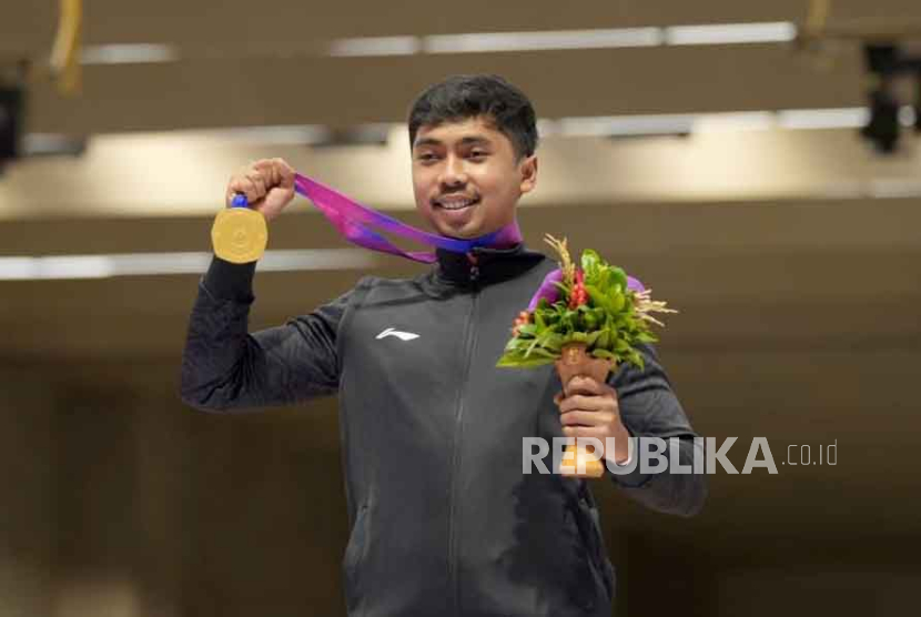 Muhammad Sejahtera Dwi Putra, atlet menembak Indonesia yang mempersembahkan dua medali emas di Asian Games 2022 Hangzhou Cina. 