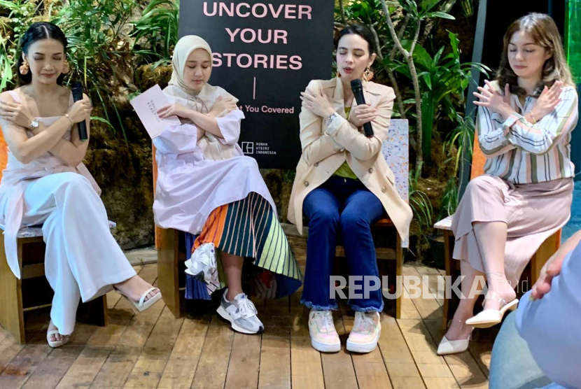 Peluncuran kampanye Uncover Your Stories oleh Rollover Reaction di Atsiri Sarinah, Jakarta, Jumat (17/3/2023), mengajak perempuan speak-up jika alami kekerasan verbal maupun non-verbal. 