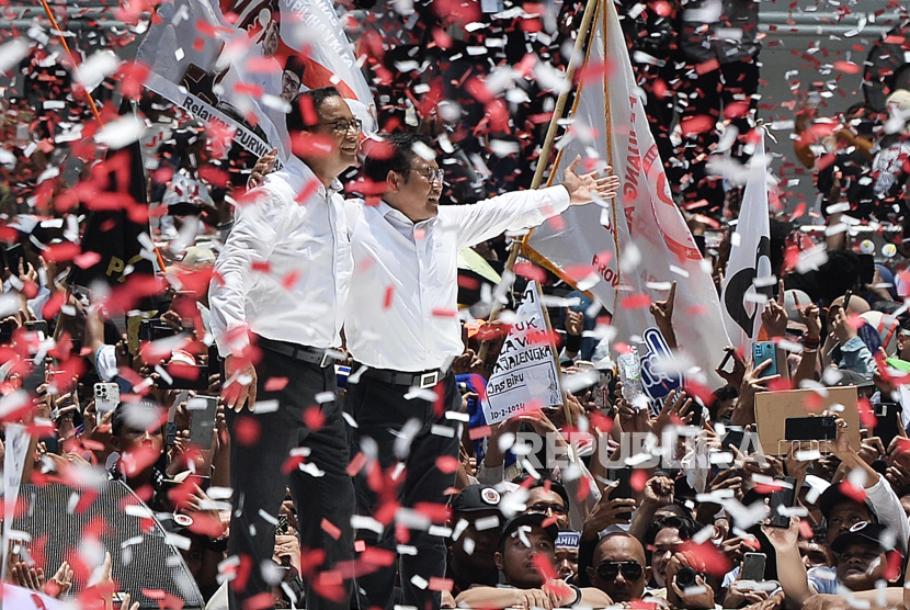Calon Presiden dan Calon Wakil Presiden nomor urut 1 Anies Baswedan-Muhaimin Iskandar menghadiri kampanye akbar di Jakarta International Stadium, Jakarta, Sabtu (10/2/2024). Kampanye akbar bertajuk Bersatu, Berani, Berubah yang merupakan rangkaian kampanye terakhir sebelum masa tenang Pilpres 2024 tersebut dihadiri simpatisan AMIN dari berbagai daerah.