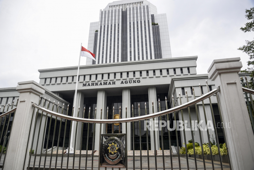 Gedung Mahkamah Agung. Para hakim di Indonesia berencana cuti bersama dan mogok sidang pada 7-11 Oktober.