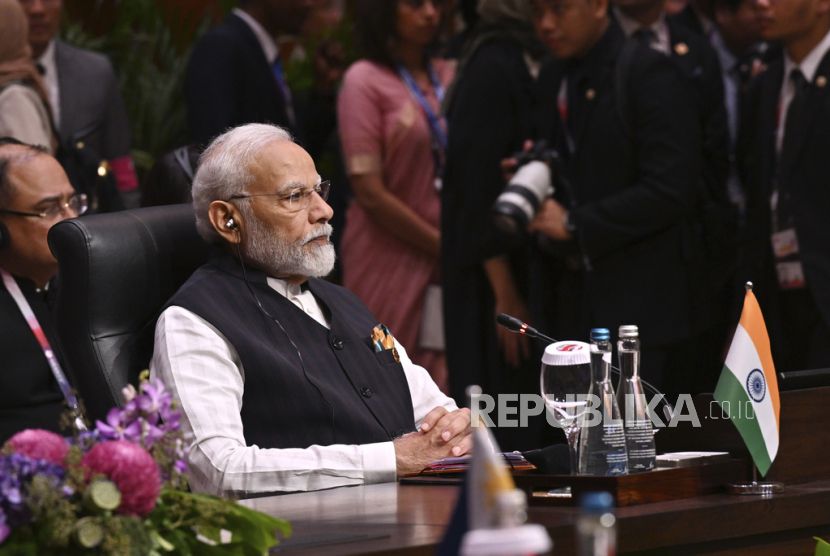 Perdana Menteri India Narendra Modi menghadiri KTT Perhimpunan Bangsa-Bangsa Asia Tenggara (ASEAN)-India di Jakarta, Indonesia, Kamis, 7 September 2023.