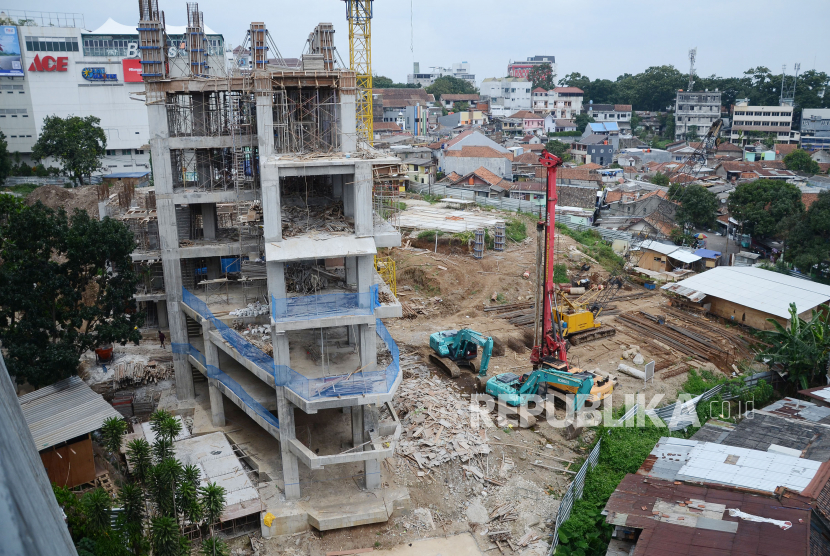 Kondisi pembangunan rumah deret di kawasan Tamansari, Kota Bandung, Ahad (14/2/2021).