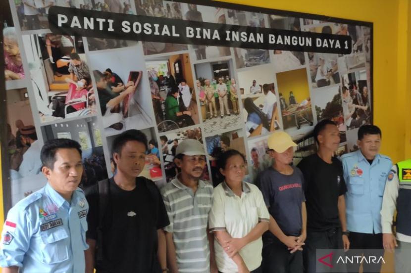 1.000 lebih PMKS dijaring Dinsos di Jakarta Barat.
