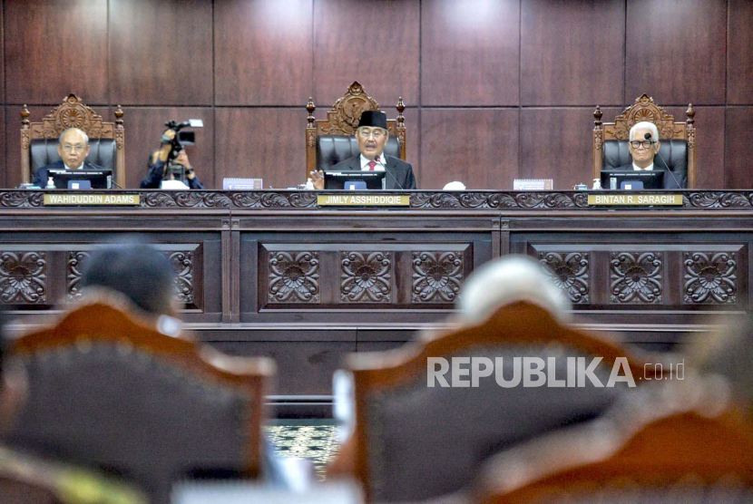 Suasana jalannya sidang Majelis Kehormatan Mahkamah Konstitusi (MKMK) dengan agenda pembacaan putusan di Gedung Mahkamah Konstitusi (MK), Jakarta, Selasa (7/11/2023).
