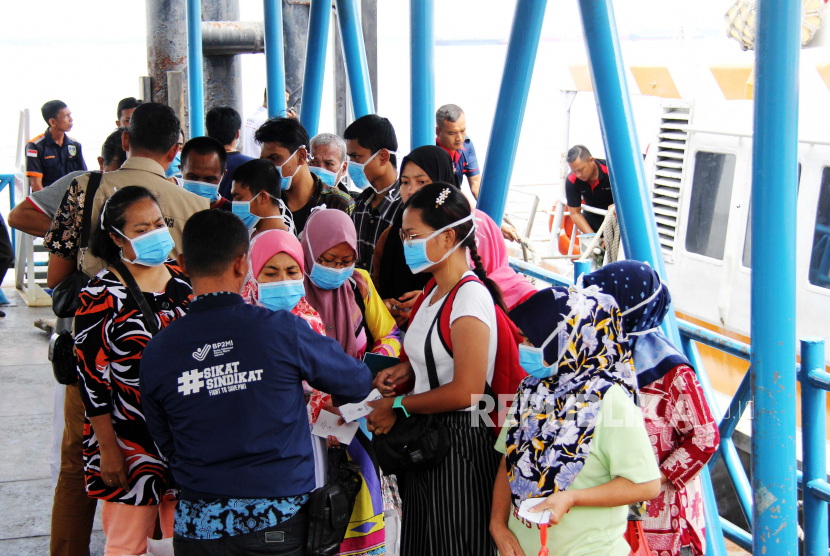 Sejumlah wanita pekerja migran Indonesia (ilustrasi). alai Pelayanan Pelindungan Pekerja Migran Indonesia (BP3MI) Provinsi Sumatra Selatan memberangkatkan 430 orang pekerja migran Indonesia (PMI) ke sembilan negara selama 2022.