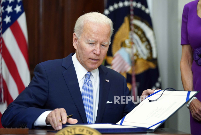 Gedung Putih mengumumkan Presiden Amerika Serikat (AS) Joe Biden akan berkunjung ke Vietnam pada September 2023.