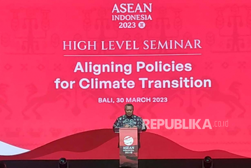 Gubernur Bank Indonesia (BI) Perry Warjiyo dalam acara High Level Seminar ASEAN 2023 bertajuk “Aligning Policies for Climate Transition” di Kabupaten Badung, Bali, Kamis (30/3/2023).