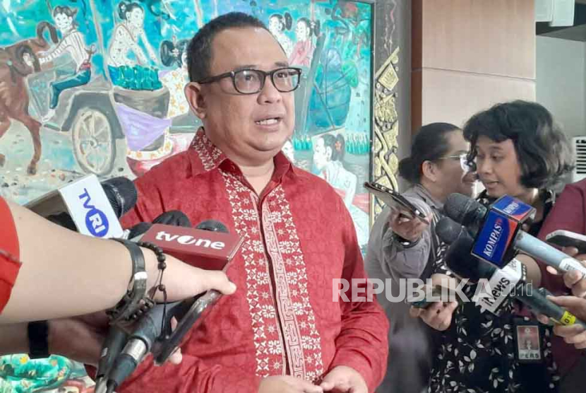 Koordinator Staf Khusus Presiden RI, Ari Dwipayana. Stafsus sebut kritik dari BEM UGM tentang Presiden Jokowi harus sesuai dengan fakta.