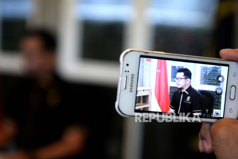 Ketua Umum Partai Ummat Ridho Rahmadi menggelar konferensi pers di Yogyakarta, Kamis (29/4). Konferensi pers ini menjelaskan terkait deklarasi Partai Ummat. Dalam partai ini Amien Rais menjabat sebagai Ketua Dewan Syuro Partai Ummat.