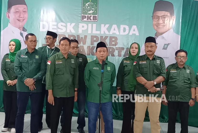 Ketua DPW PKB DKI Jakarta Hasbiallah Ilyas saat konferensi pers memberikan dukungan kepada Anies Baswedan untuk menjadi Cagub DKI Jakarta di Kantor DPW PKB DKI Jakarta, Jakarta Timur, Rabu (12/6/2024). 
