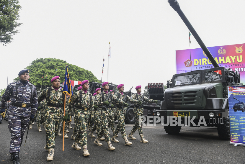 Personel Korps Marinir TNI AL. TNI Angkatan Laut berencana menambah alutsista modern seperti pesawat tanpa awak atau drone dan senjata sniper untuk memperkuat sistem persenjataan pasukan elite Korps Marinir.
