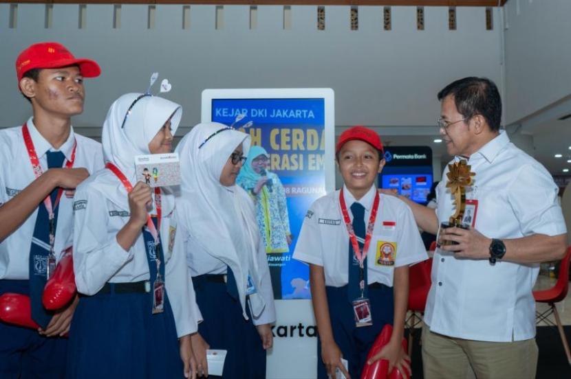 Bank Jakarta raih penghargaan KEJAR Award 2025 dari OJK.