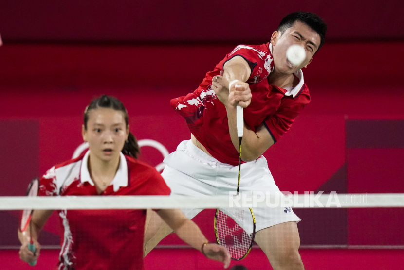 Pebulu tangkis ganda campuran Cina Zheng Si Wei (kanan) dan Huang Ya Qiong meraih gelar juara Kejuaraan Asia 2022.