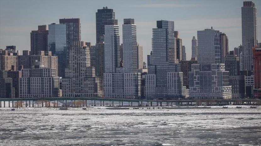 Wali Kota New York City (NYC) mengumumkan keadaan darurat pada Rabu malam (1/9) waktu setempat, setelah Badai Ida memicu banjir besar di wilayah itu, di mana satu orang dilaporkan tewas sejauh ini.