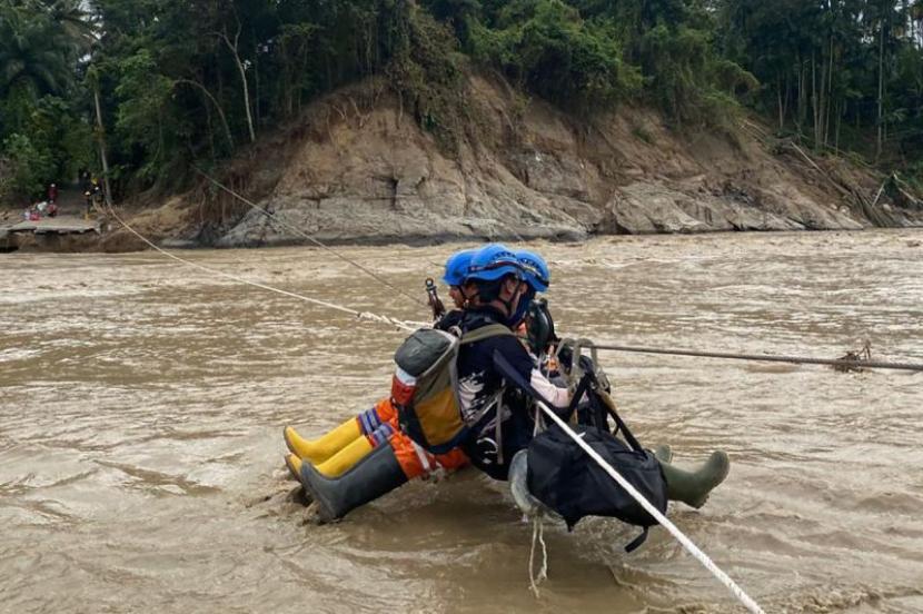 PLN NTT tambah personel dukung pemulihkan listrik di Sumatera.