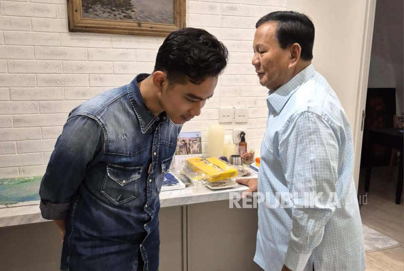 Pasangan capres-cawapres pemenang Pilpres 2024, Prabowo Subianto-Gibran Rakabuming Raka. Tim pembela Prabowo di MK dari Yusril, Otto Hasibuan, Hotman Paris hingga OC Kaligis.