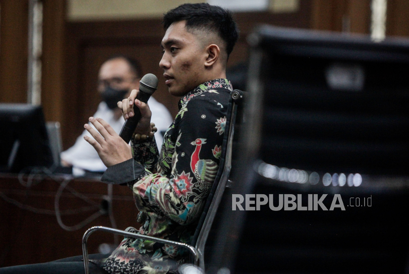 Putra dari terdakwa kasus gratifikasi dan tindak pidana pencucian uang (TPPU) Rafael Alun Trisambodo, Mario Dandy Satriyo.