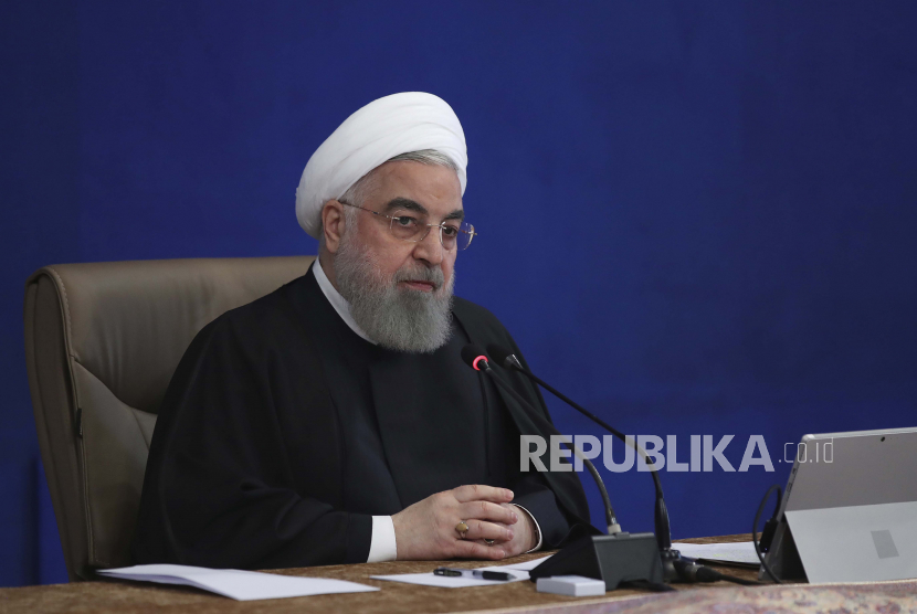 Rouhani: Program Rudal tak Bisa Dinegosiasikan. Foto: Dalam foto yang dirilis oleh situs resmi kantor Kepresidenan Iran, Presiden Hassan Rouhani berbicara dalam rapat kabinet di Teheran, Iran, Rabu, 2 Desember 2020. 
