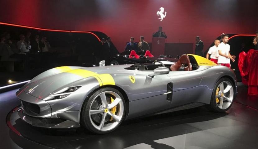 Perang Lawan Corona, Ferrari Cs Tutup Pabrik di Italia. (FOTO: AP Photo/Collen Barry)