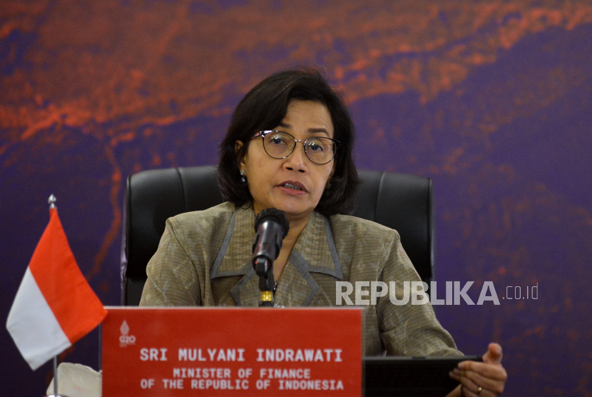 Menteri Keuangan Sri Mulyani. Pemerintah menyiapkan anggaran sebesar Rp 350 triliun untuk menahan harga bahan bakar minyak (BBM), gas elpiji, dan listrik.