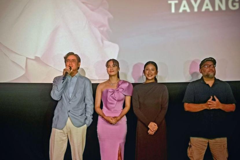 Sentuhan Lokal Rako Prijanto dalam Film 'What’s Up with Secretary Kim?'