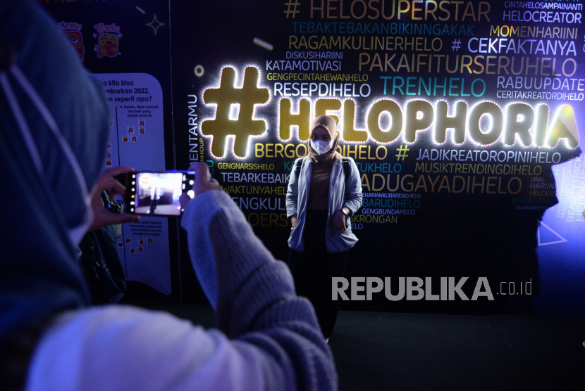 Sejumlah Konten Kreator saat membuat konten pada acara Helophoria di M Bloc Space, Jakarta. Dapat Penghasilan dari Platform Digital, Halalkah?