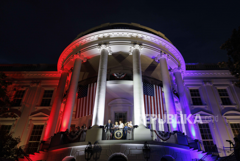 Gedung putih. Skandal komunikasi tercemar elite Amerika via Signal membuat info rahasia serangan ke Yaman bocor ke publik.
